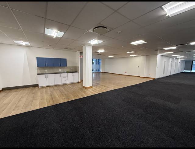 589M² OFFICE TO LET IN PARKTOWN